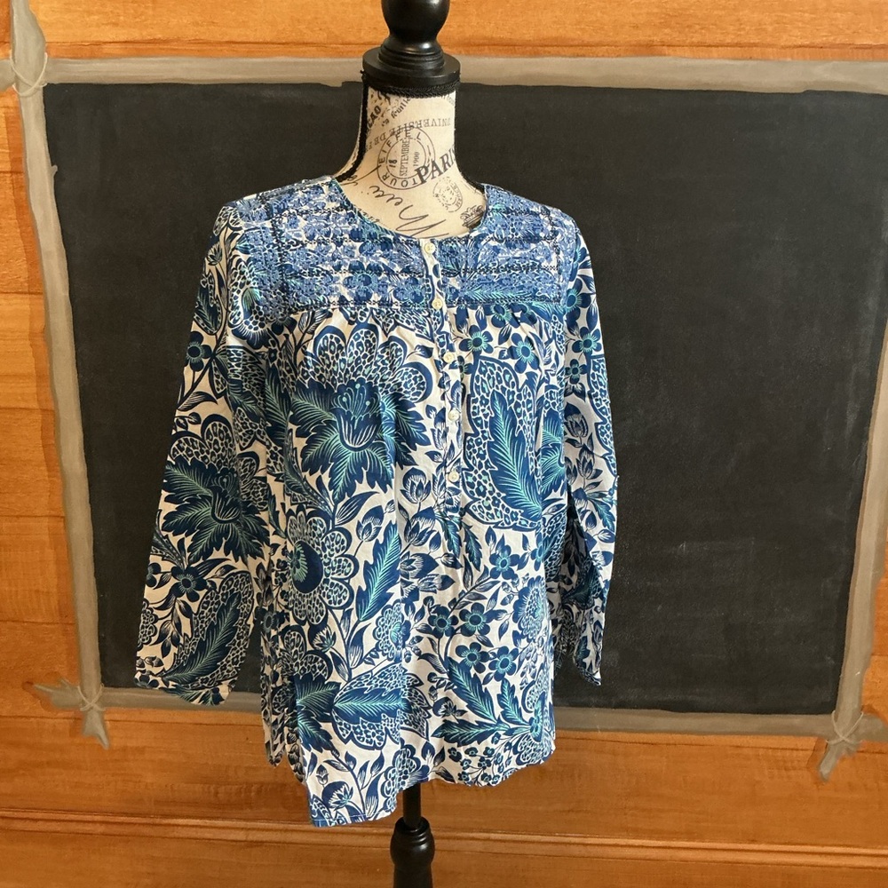 J Crew long sleeved floral blue top size XS